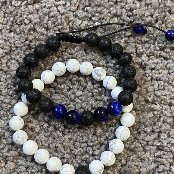 Bracelets - Picture 7 of 13